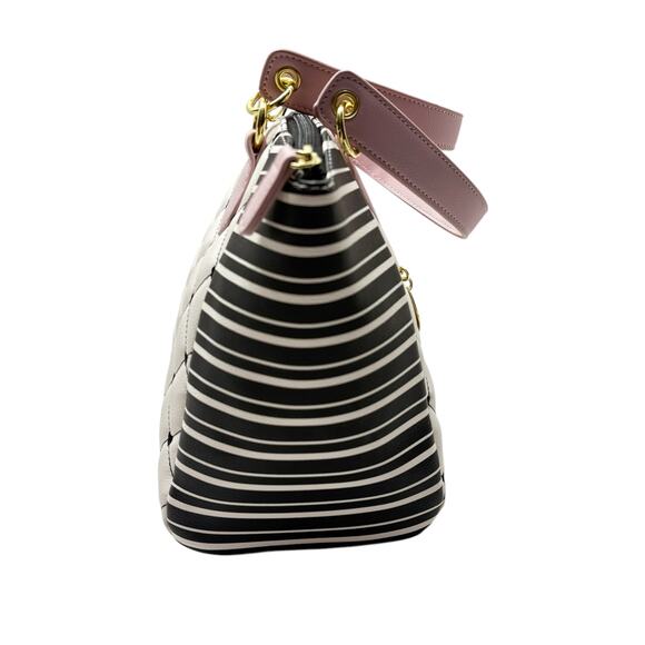 BETSEY JOHNSON LUV BETSEY - Quilted Heart Satchel Bag Blk/Wht/Pnk gold hardware - Picture 7 of 16